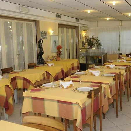 Miramare Hotel 2*